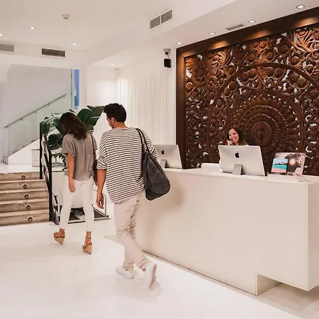 Hotel Puro Oasis Urbano 4*